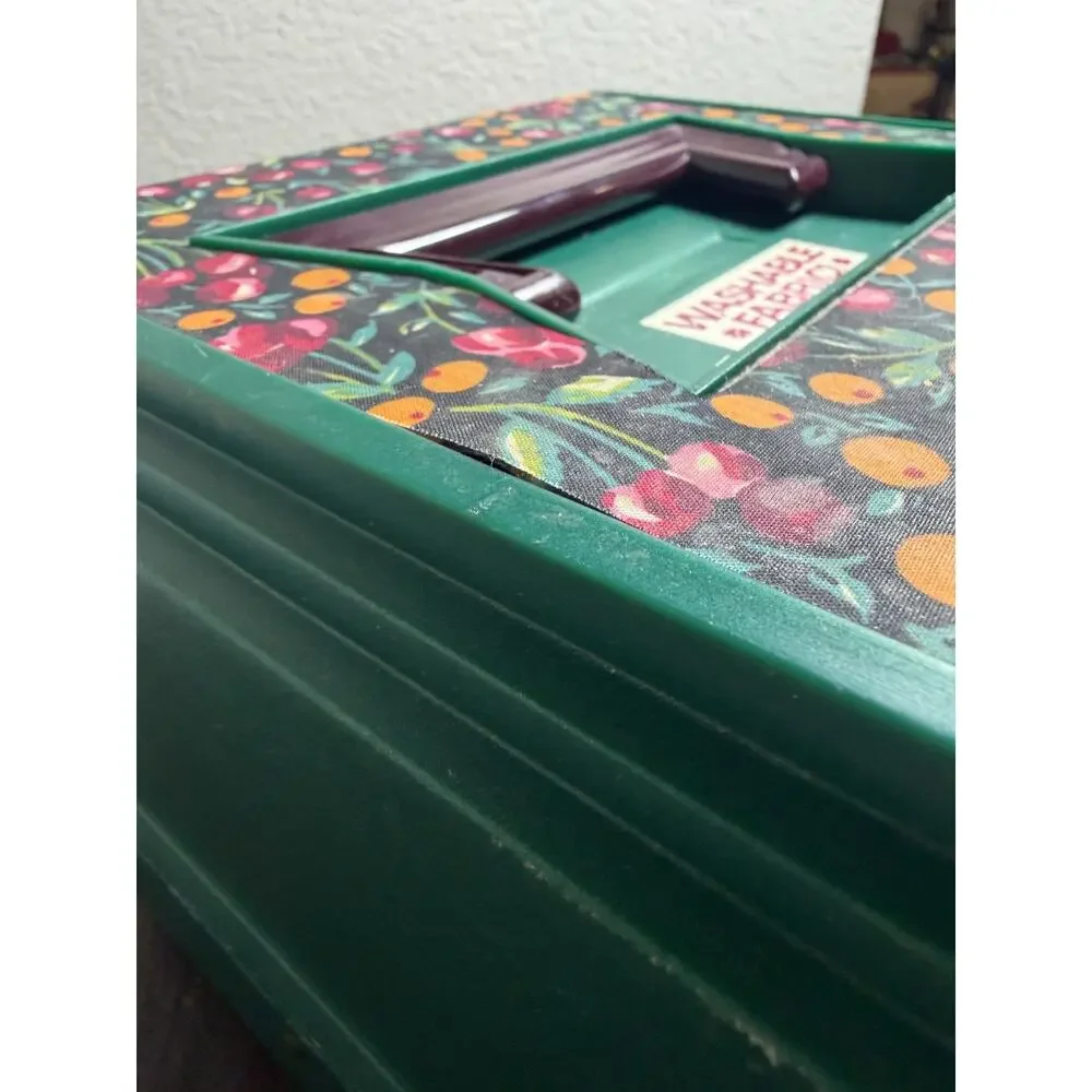VTG Sassaby Makeup Train Case Green Floral Washable Fabric Mirror 90s Made In US